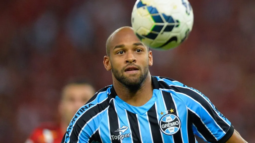 Felipe Bastos se declara ao Grêmio em entrevista – Foto: Pedro Martins/AGIF