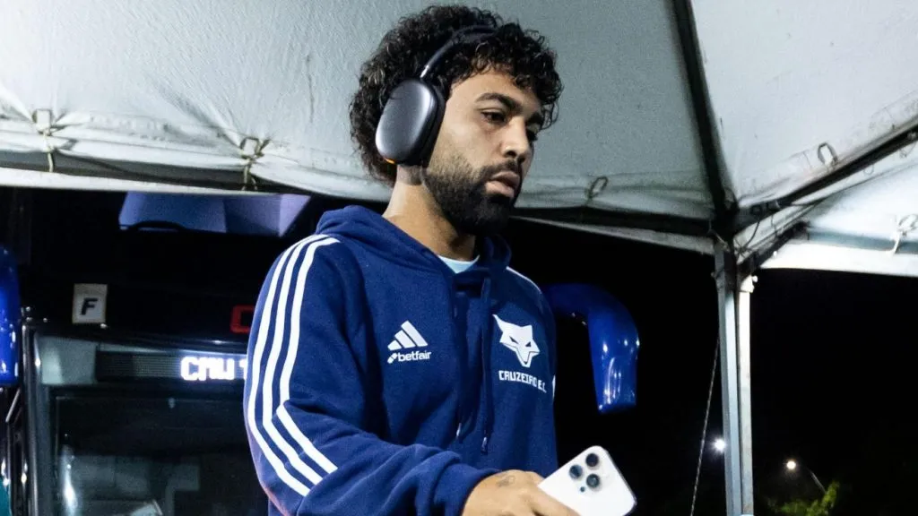 Gabigol chegando a estádio. Foto: Caique Coufal/CEC