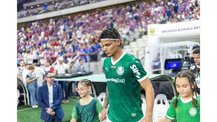 CE - FORTALEZA - 20/04/2025 - BRASILEIRO A 2025, FORTALEZA X PALMEIRAS - [Richard Rios] jogador do Palmeiras durante partida contra o Fortaleza no estadio Arena Castelao pelo campeonato Brasileiro A 2025. Foto: Baggio Rodrigues/AGIF