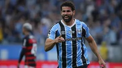 Diego Costa jogador do Gremio comemora seu gol durante partida contra o Flamengo no estadio Arena do Gremio pelo campeonato Brasileiro A 2024. Foto: Maxi Franzoi/AGIF