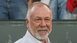 Mano Menezes assinou com Imortal até dezembro.