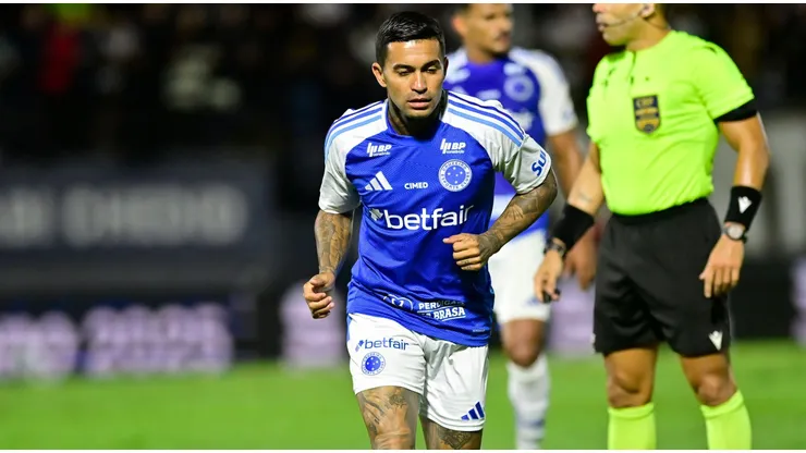 Dudu pelo Cruzeiro em partida do Brasileirão. Foto: SPP Sport Press Photo. / Alamy Stock Photo