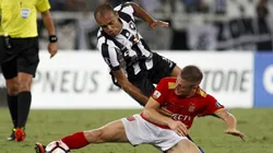 Além de não vencer, Glorioso não marcou gols em La Plata Luciano Belford/AGIF