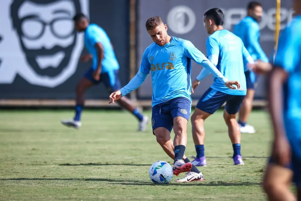 Cuéllar é um jogador que agrada a Mano e deve ser titular do Grêmio na Argentina – FOTO: LUCAS UEBEL/GREMIO FBPA