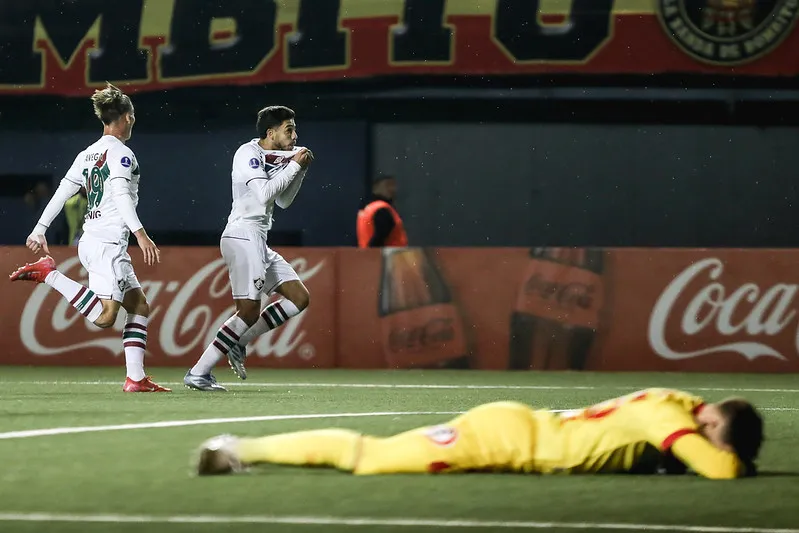 Golaço de Nonato no final do jogo impediu derrota do Fluminense na Sul-Americana. Foto: Lucas Merçon/Fluminense FC