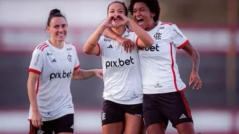 Jogadoras do Flamengo comemoram gol contra o Fluminense na final da Copa Rio Feminina. Foto: Divulgação/Flamengo