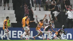 ASUNCION, PARAGUAY - APRIL 23: Lucas Ferreira of Sao Paulo celebrates after scoring the team's first goal during the Copa CONMEBOL Libertadores 2025 Group D match between Libertad and Sao Paulo at Tigo La Huerta Stadium on April 23, 2025 in Asuncion, Paraguay. (Photo by Christian Alvarenga/Getty Images)