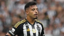 Gabriel Menino está monitorando uma lesão no joelho