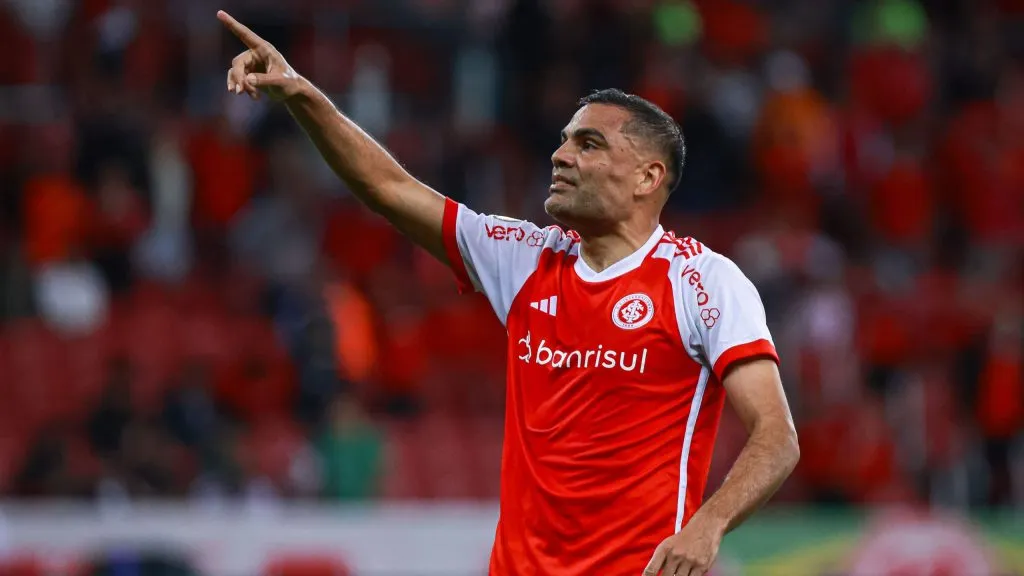Gabriel Mercado jogador do Internacional comemora seu gol durante partida contra o Cuiabá no estádio Beira-Rio pelo campeonato Brasileiro A 2024. Foto: Maxi Franzoi/AGIF