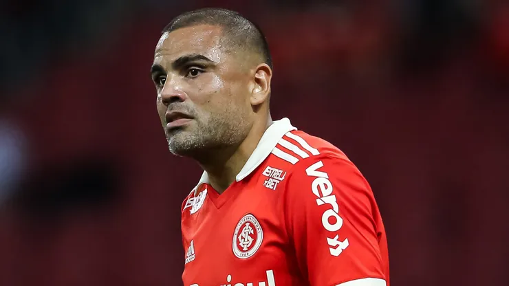 Mercado jogador do Internacional durante partida contra o América-MG no estádio Beira-Rio pelo campeonato Brasileiro A 2022.