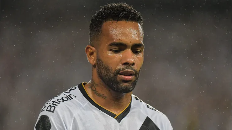 Alex Teixeira jogador do Vasco durante partida contra o Botafogo no estádio Engenhão pelo campeonato Brasileiro A 2023.