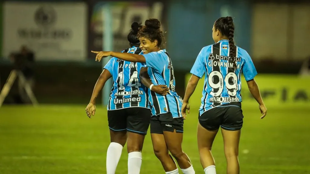 Grêmio em duelo contra o São Paulo pelo Brasileirão Feminino