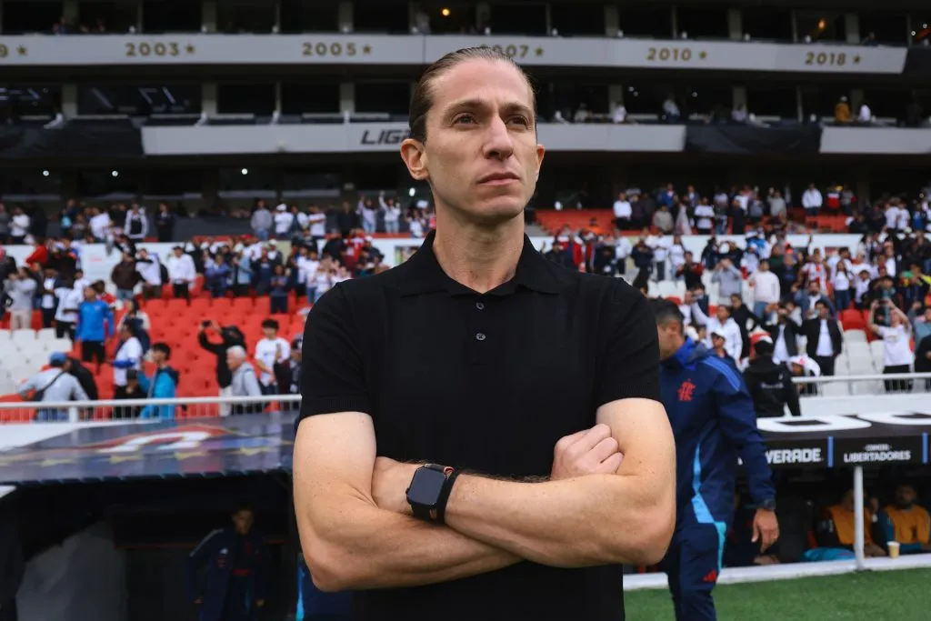 Filipe Luís vem trabalhando com objetivo de fortalecer a equipe – Foto: Franklin Jacome/Getty Images