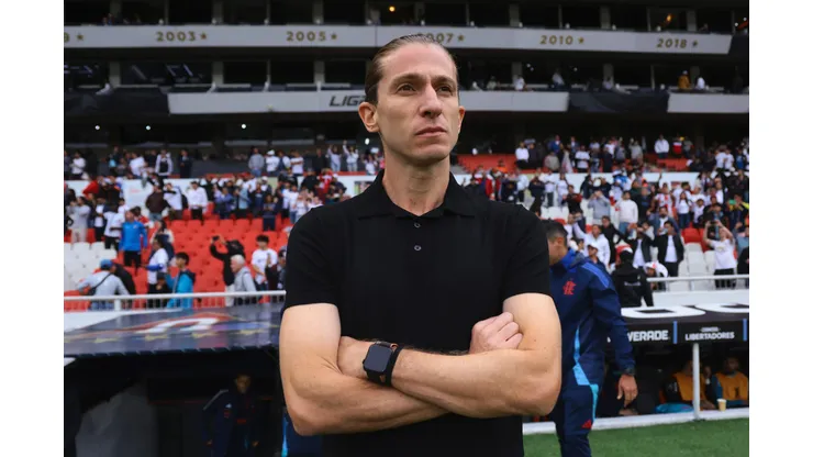 Filipe Luís vem trabalhando com objetivo de fortalecer a equipe - Foto: Franklin Jacome/Getty Images