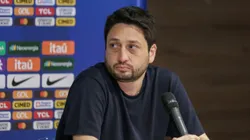 Arthur Elias técnico do Brasil durante coletiva (Foto: Rafael Vieira/AGIF)