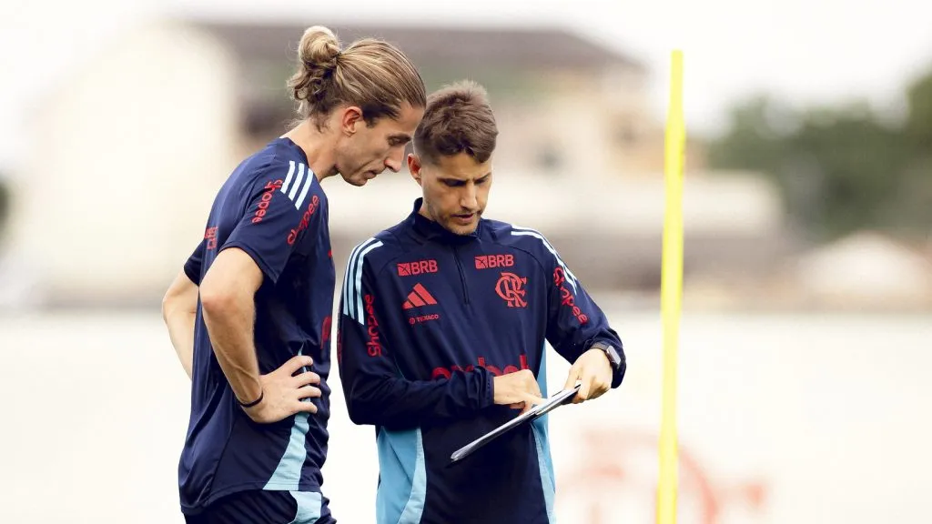 Filipe Luís faz trabalho visando o Flamengo no Brasileiro – Foto: Adriano Fontes/Flamengo