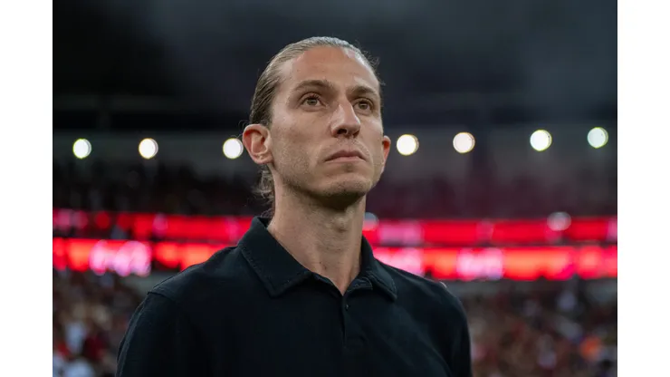 Filipe Luís técnico do Flamengo durante partida contra o Vasco no estádio Maracanã pelo campeonato Brasileiro A 2025. Foto: Thiago Ribeiro/AGIF