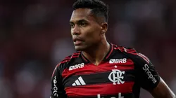Alex Sandro em partida do Mengão