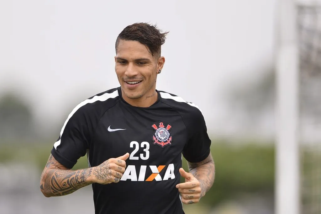 SAO PAULO – SP – 26/05/2015 – TREINO DO CORINTHIANS – Guerrero durante treino do Corinthians no CT Joaquim Grava. Foto: Mauro Horita/AGIF