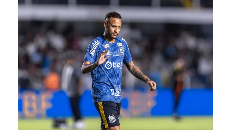 SP - SANTOS - 16/04/2025 - BRASILEIRO A 2025, SANTOS X ATLETICO-MG - Neymar jogador do Santos durante partida contra o Atletico-MG no estadio Vila Belmiro pelo campeonato Brasileiro A 2025. Foto: Abner Dourado/AGIF