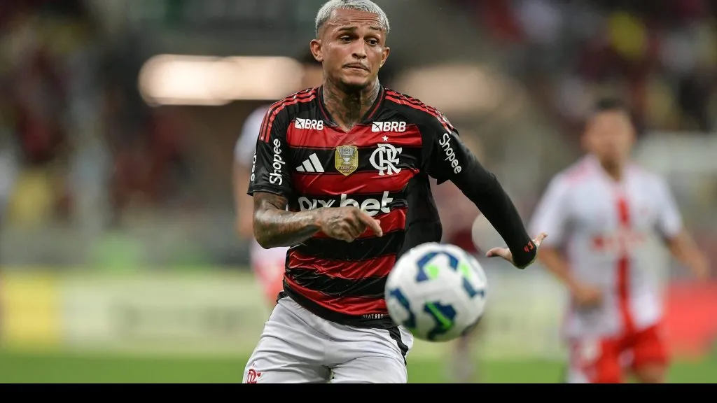 Wesley durante partida. Foto: Thiago Ribeiro/AGIF