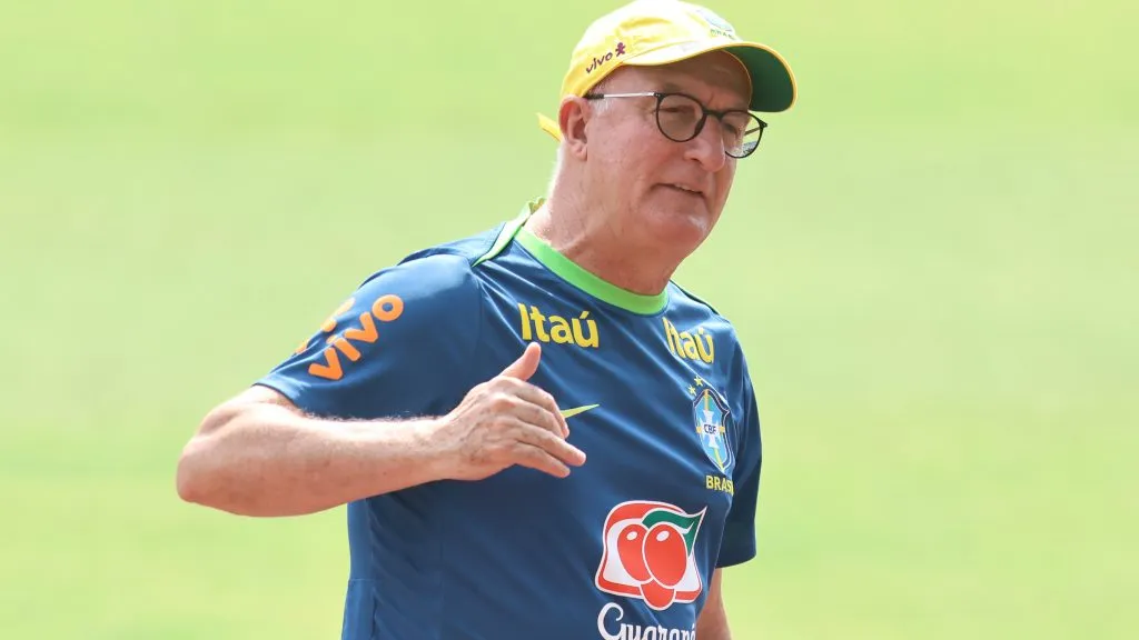 Dorival Júnior durante treinamento. Foto: Fernando Torres/AGIF