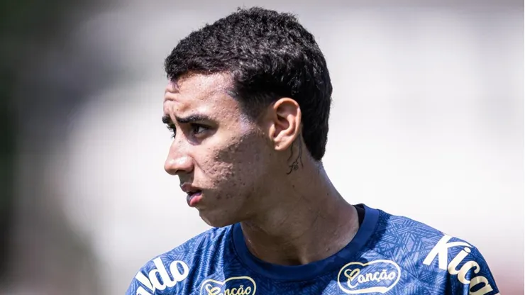 Gabriel Bontempo sentiu desconforto muscular e foi substituído por Veron em treino do Peixe - Foto: Raul Baretta/SFC