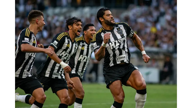 Jogadores do Atlético comemoram gol - Foto: Thiago Rodrigues/AGIF