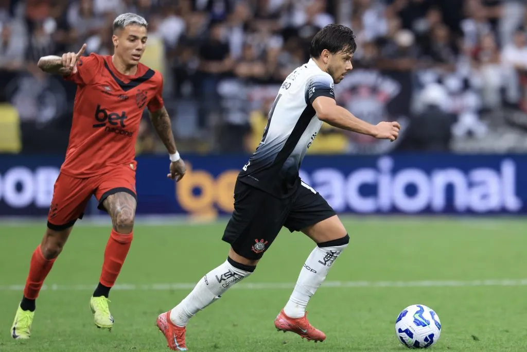 Romero em ação pelo Corinthians. Foto: Marcello Zambrana/AGIF