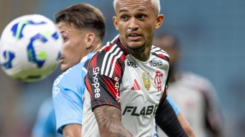 RS - PORTO ALEGRE - 13/04/2025 - BRASILEIRO A 2025, GREMIO X FLAMENGO - Wesley jogador do Flamengo durante partida contra o Gremio no estadio Arena do Gremio pelo campeonato Brasileiro A 2025. Foto: Liamara Polli/AGIF