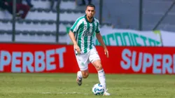 Daniel Giraldo, jogador do Juventude, durante partida contra o Mirassol, pelo Brasileirão Betano. Foto: Luiz Erbes/AGIF.