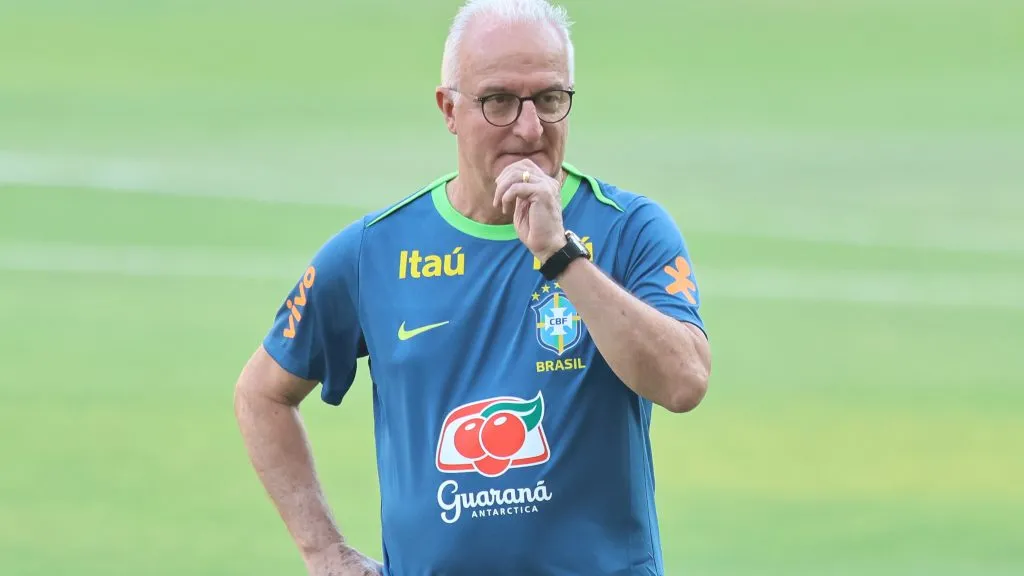 Dorival Júnior durante treinamento. Foto: Fernando Torres/AGIF