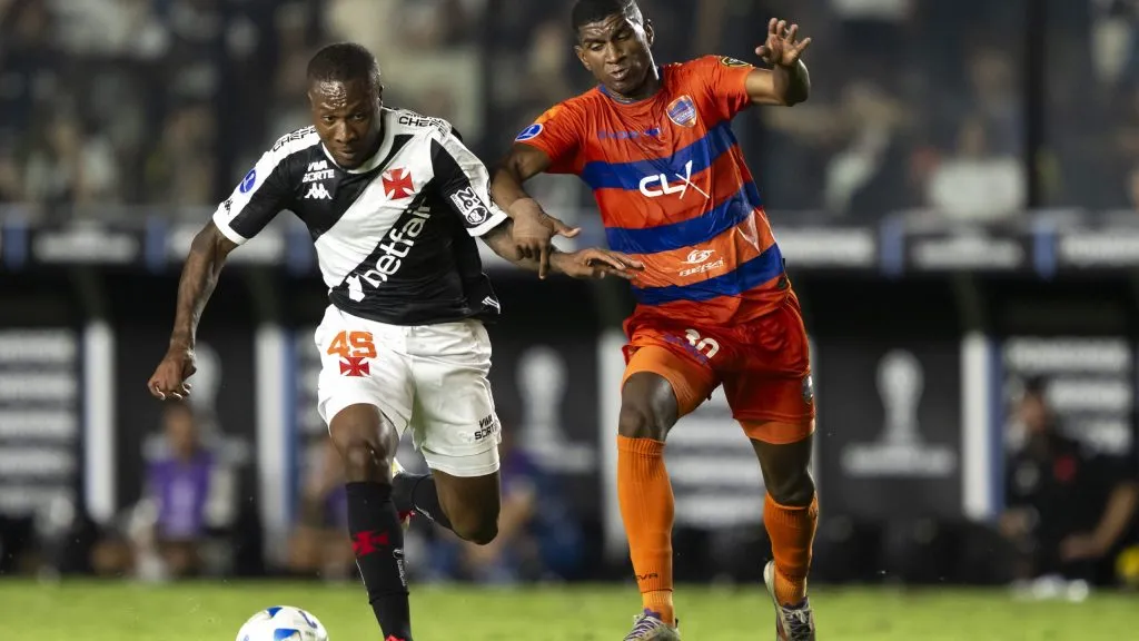 Loide Augusto jogador do Vasco durante partida contra o Puerto Cabello no estádio São Januário pelo campeonato Copa Sul-americana 2025. Foto: Jorge Rodrigues/AGIF