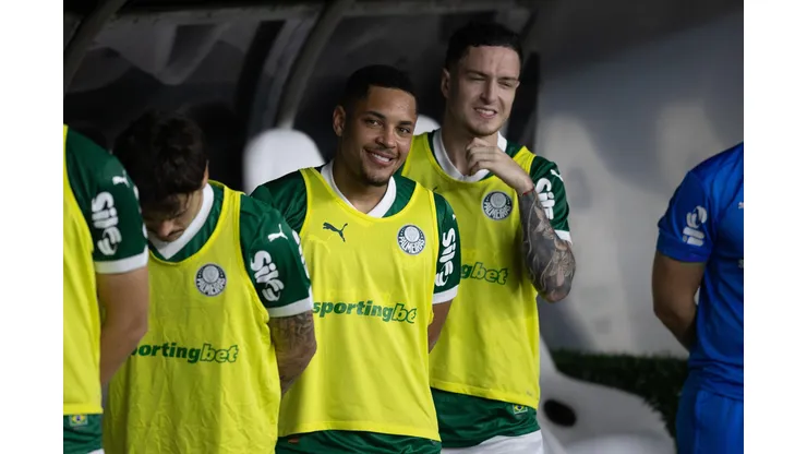 [Vitor Roque] jogador do Palmeiras durante partida contra o Fortaleza no estádio Arena Castelão pelo campeonato Brasileiro A 2025. Foto: Baggio Rodrigues/AGIF