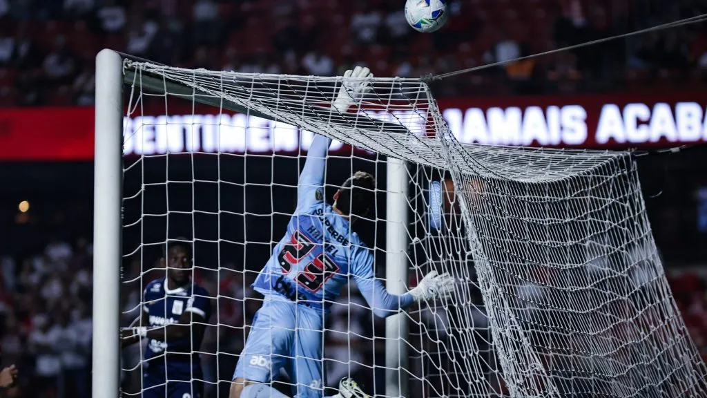 Rafael goleiro do São Paulo durante partida contra o Alianza Lima no estádio Morumbi pelo campeonato Copa Libertadores 2025. Foto: Fabio Giannelli/AGIF