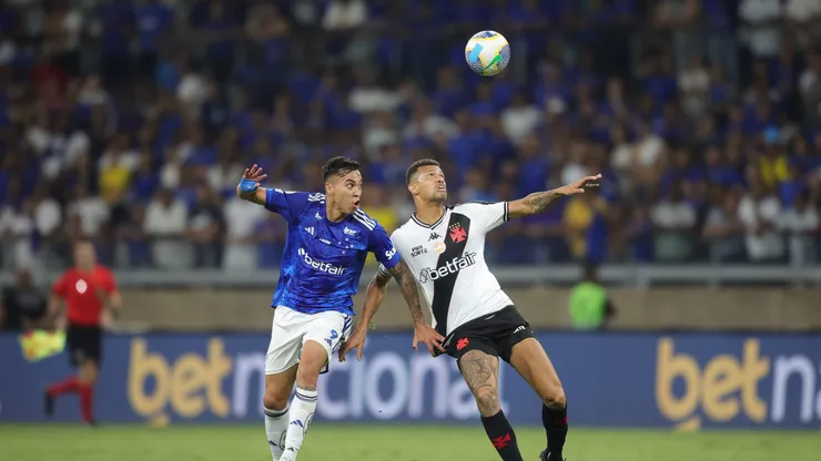 jogador do Cruzeiro durante partida contra o Vasco - Foto: Gilson Lobo/AGIF