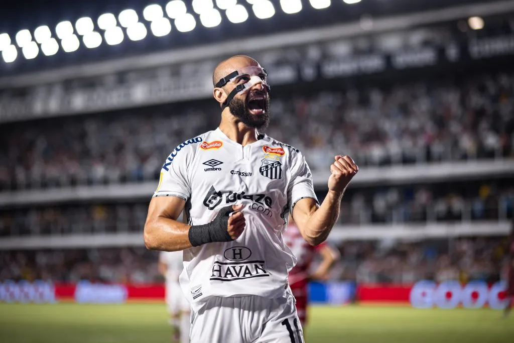 Thaciano em ação pelo Santos. Foto: Abner Dourado/AGIF