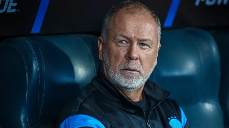 Mano Menezes sofreu mais uma derrota na Copa Betano do Brasil