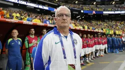Treinador em partida do Brasil. Photo by Kevork Djansezian/Getty Images