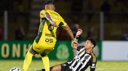 Partida terminou em 2 a 2 - Foto: Joisel Amaral/AGIF.