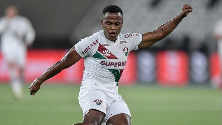 Arias em ação pelo Fluminense - Foto: Thiago Ribeiro/AGIF