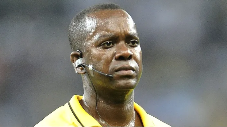 PC Oliveira quando era árbitro durante partida entre Flamengo e Botafogo, pela Copa do Brasil 2013.