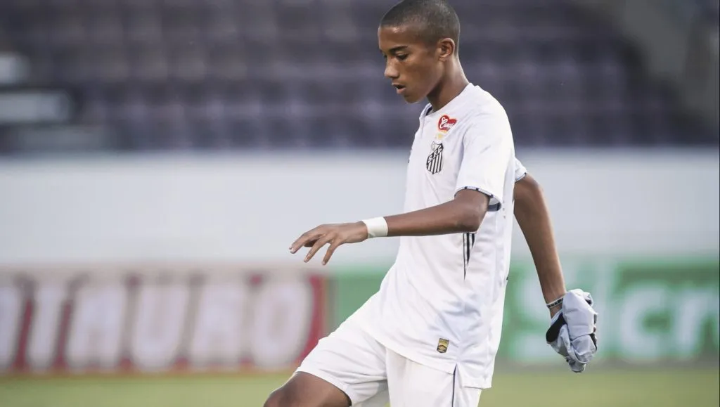 Robinho Jr no campo. Foto: Bruno Vaz/SFC