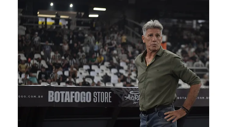 Renato Gaúcho técnico do Fluminense durante partida contra o Botafogo no estádio Engenhão pelo campeonato Brasileiro A 2025. Foto: Thiago Ribeiro/AGIF