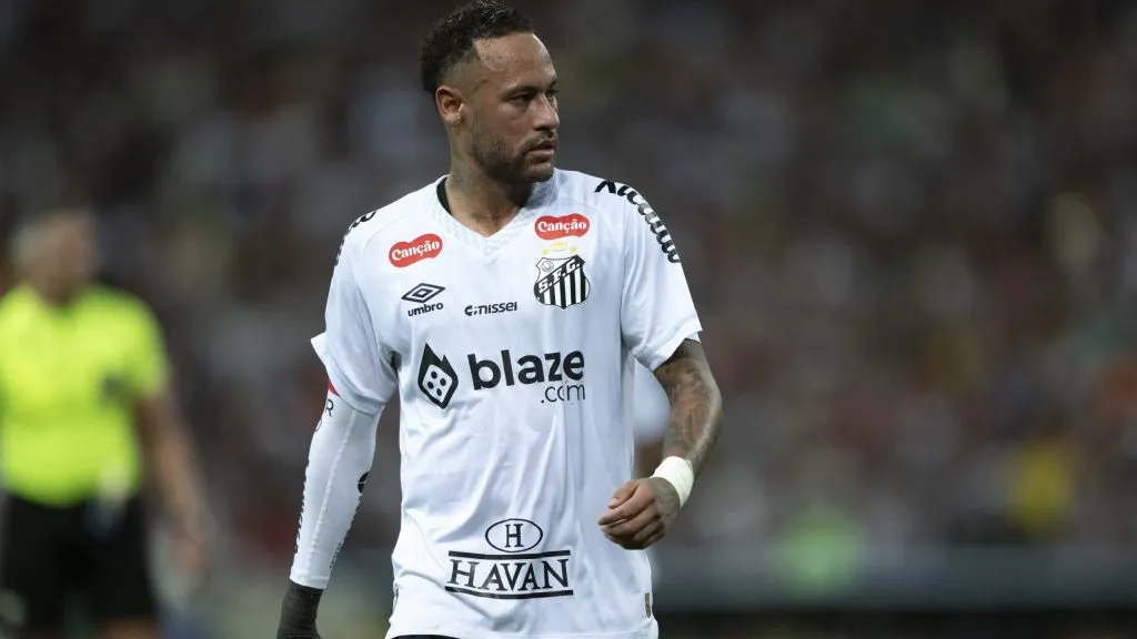 Neymar durante partida. Foto: Jorge Rodrigues/AGIF