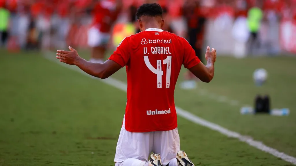 Victor Gabriel jogador do Internacional comemora seu gol durante partida contra o Juventude no estádio Beira-Rio pelo campeonato Brasileiro A 2025. Foto: Maxi Franzoi/AGIF