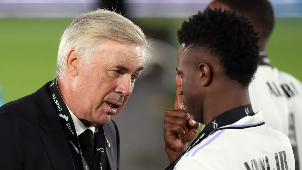 Foto: Alex Grimm/Getty Images – Carleto ao lado de Vinícius Júnior, estrela do Brasil e do Real Madrid.