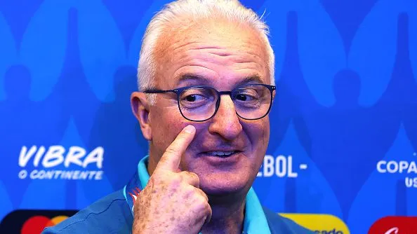 Dorival Júnior durante entrevista coletiva. Foto: Buda Mendes/Getty Images