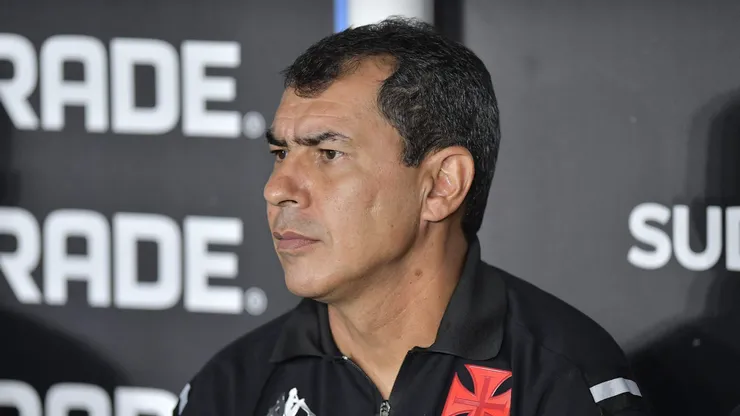 Fábio Carille técnico do Vasco durante partida contra o Lanús no estádio São Januário pelo campeonato Copa Sul-americana 2025.