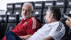 Belmonte e Júlio Casares em durante partida contra o Bragantino no estádio Vila Belmiro pelo campeonato Brasileiro A 2023.